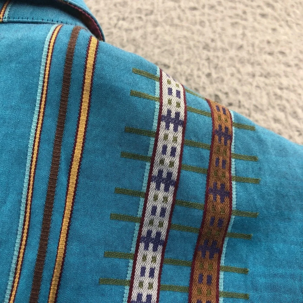 Robert Graham Shirt Mens Medium Bue Stripes Textured Woven Southwest Long Sleeve